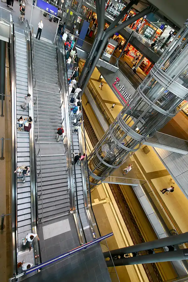 018 | 2006 | Berlin | Hauptbahnhof | © carsten riede fotografie