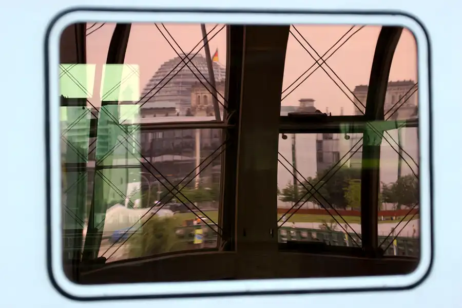 036 | 2006 | Berlin | Hauptbahnhof | © carsten riede fotografie