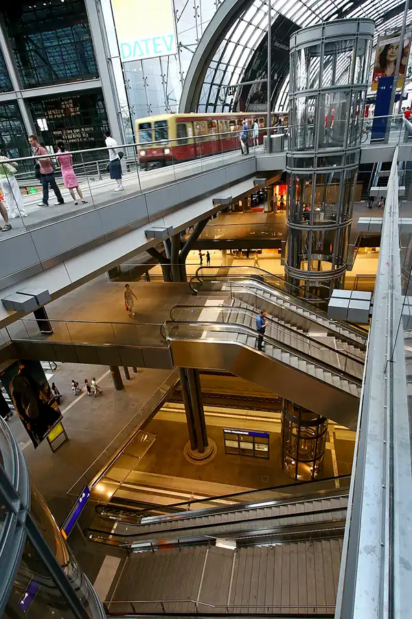 048 | 2006 | Berlin | Hauptbahnhof | © carsten riede fotografie