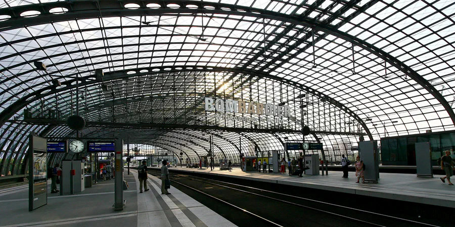 020 | 2006 | Berlin | Hauptbahnhof | © carsten riede fotografie