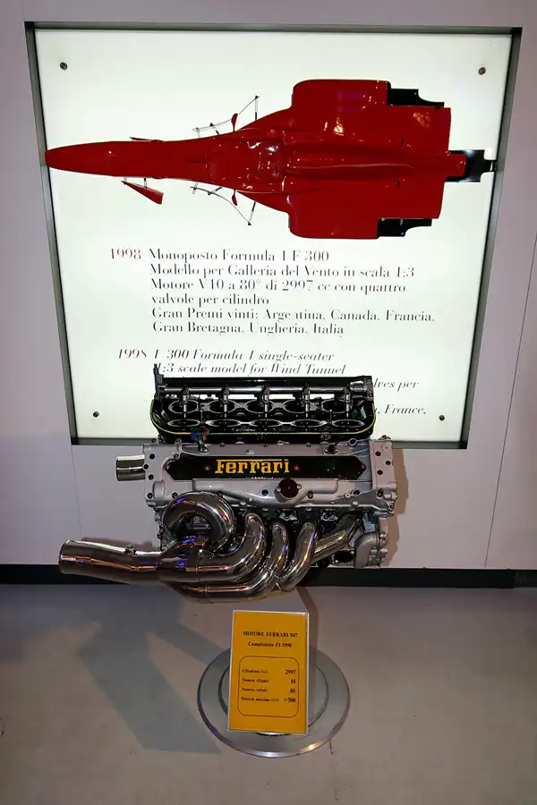 055 | 2006 | Maranello | Galleria Ferrari | Ferrari F300 | © carsten riede fotografie