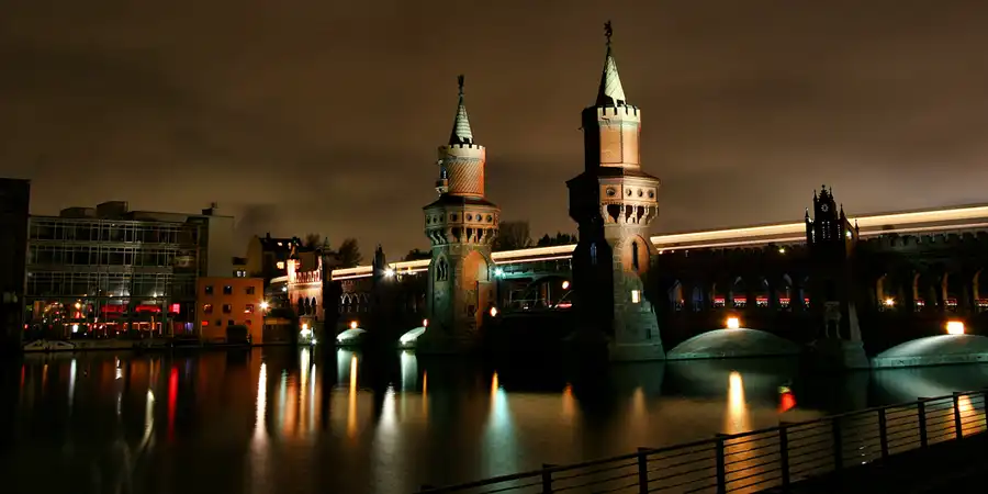 001 | 2006 | Berlin | Festival Of Lights | Oberbaumbrücke | © carsten riede fotografie
