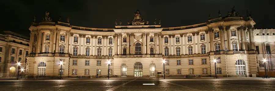 023 | 2006 | Berlin | Festival Of Lights | Humboldt-Universität zu Berlin – Juristische Fakultät | © carsten riede fotografie