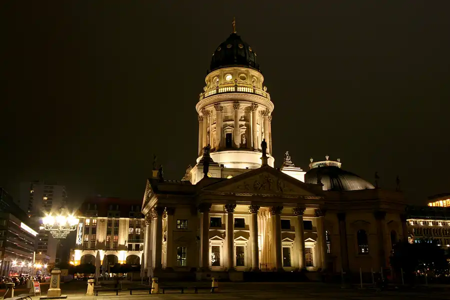 031 | 2006 | Berlin | Festival Of Lights | Gendarmenmarkt | © carsten riede fotografie