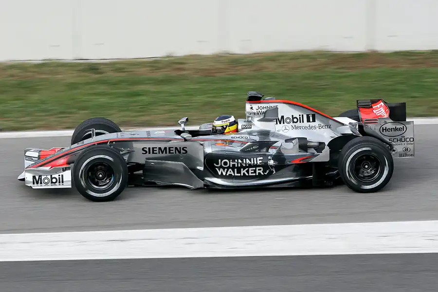 044 | 2006 | Barcelona | McLaren-Mercedes Benz MP4-21 | Pedro De La Rosa | © carsten riede fotografie