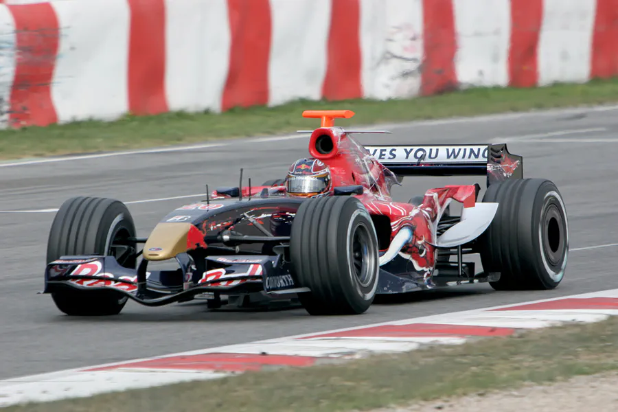 099 | 2006 | Barcelona | Toro Rosso-Cosworth STR1 | Vitantonio Liuzzi | © carsten riede fotografie