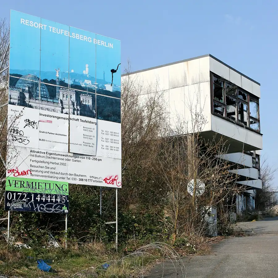 007 | 2007 | Berlin | Field Station Teufelsberg | © carsten riede fotografie