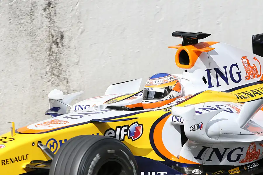 037 | 2007 | Spa-Francorchamps | Renault R27 | Nelson Piquet jr | © carsten riede fotografie