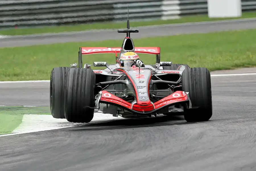 051 | 2007 | Monza | McLaren-Mercedes Benz MP4-22 | Lewis Hamilton | © carsten riede fotografie