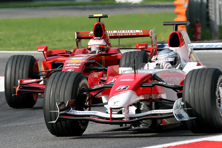 023 | 2007 | Monza | Ferrari F2007 | Kimi Raikkonen + Toyota TF107 | Jarno Trulli | © carsten riede fotografie