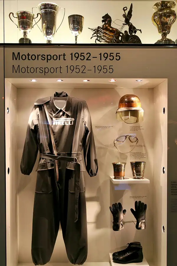 034 | 2007 | Stuttgart | Mercedes Benz Museum | © carsten riede fotografie