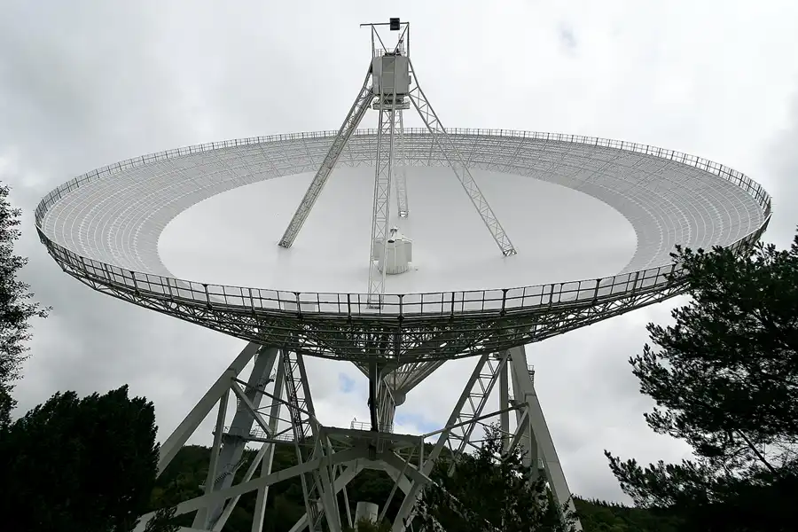 020 | 2007 | Effelsberg | Radioteleskop – 100 Meter Durchmesser | © carsten riede fotografie