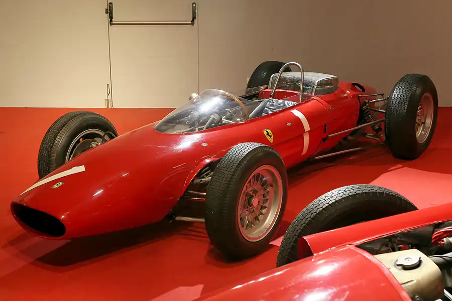 011 | 2007 | Stavelot | Abbaye De Stavelot – Musee Du Circuit De Spa-Francorchamps – Ferrari 156/63 | © carsten riede fotografie