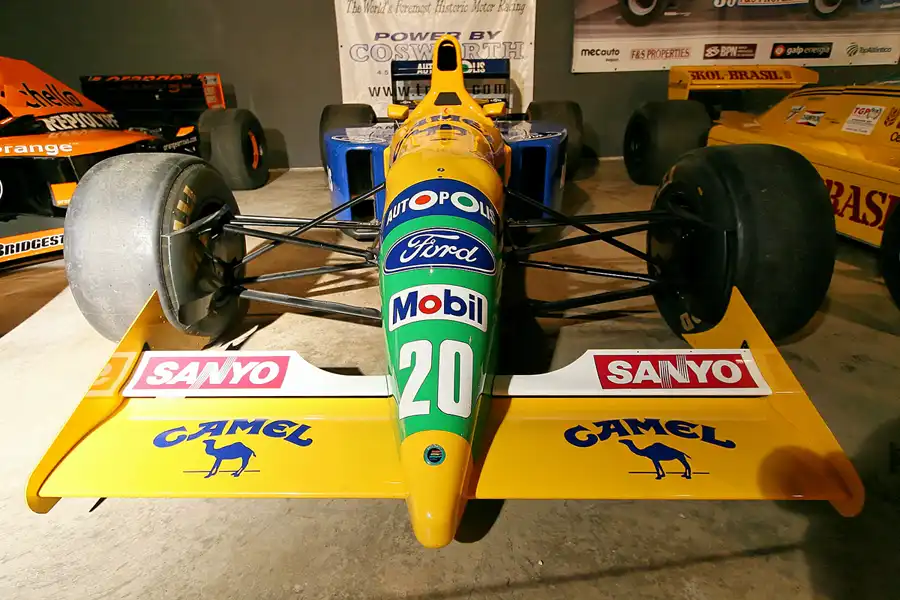 023 | 2007 | Stavelot | Abbaye De Stavelot – Musee Du Circuit De Spa-Francorchamps – Benetton-Cosworth B191 | © carsten riede fotografie