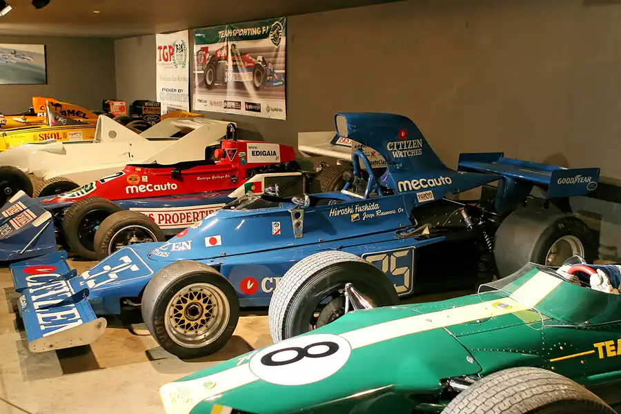040 | 2007 | Stavelot | Abbaye De Stavelot – Musee Du Circuit De Spa-Francorchamps – Maki-Cosworth F101C | © carsten riede fotografie
