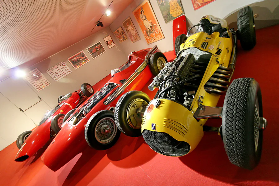 014 | 2007 | Stavelot | Abbaye De Stavelot – Musee Du Circuit De Spa-Francorchamps – Ferrari 156/63 + Maserati 250F + Talbot T26C | © carsten riede fotografie