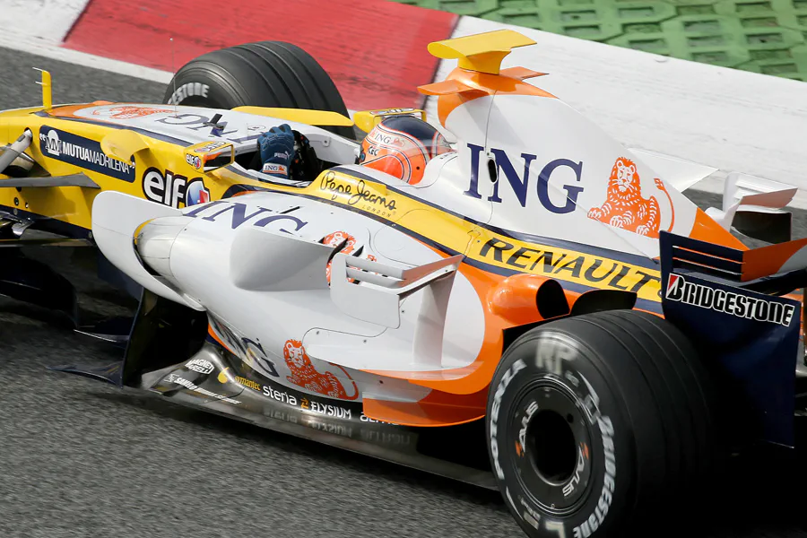 166 | 2008 | Barcelona | Renault R28 | Nelson Piquet Jr. | © carsten riede fotografie