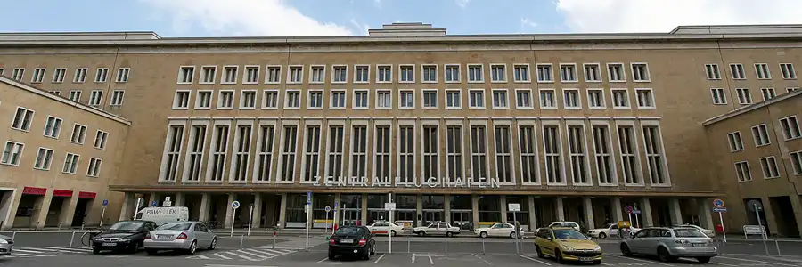 001 | 2008 | Berlin | Flughafen Tempelhof | © carsten riede fotografie