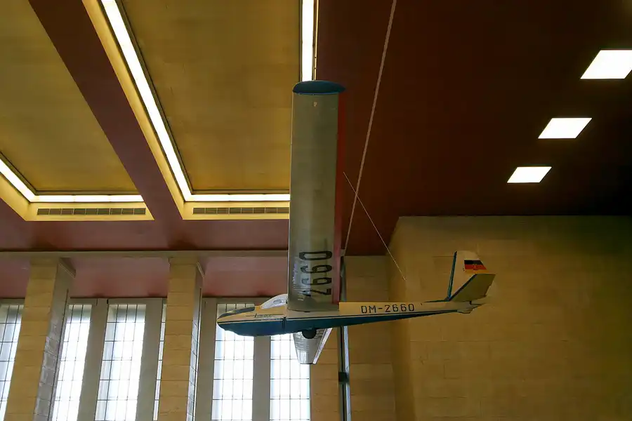 008 | 2008 | Berlin | Flughafen Tempelhof | © carsten riede fotografie