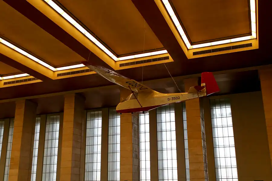 009 | 2008 | Berlin | Flughafen Tempelhof | © carsten riede fotografie