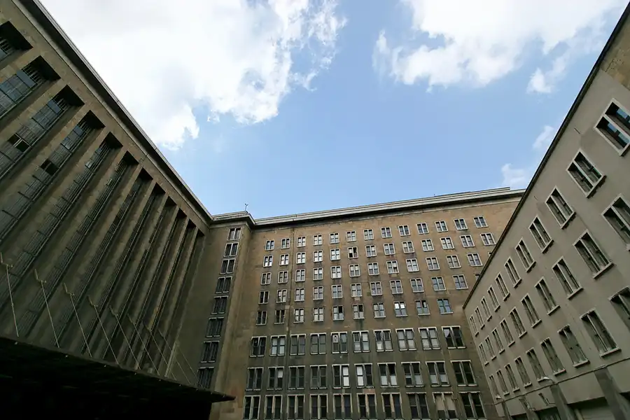 046 | 2008 | Berlin | Flughafen Tempelhof | © carsten riede fotografie