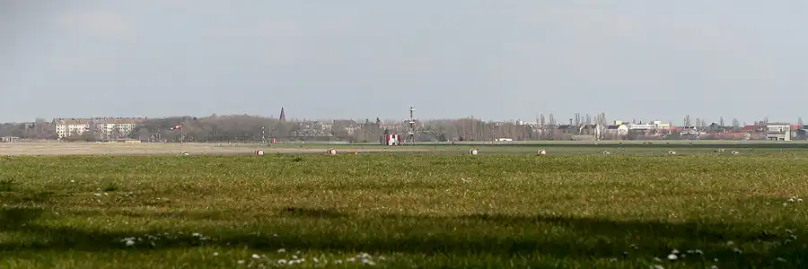 083 | 2008 | Berlin | Flughafen Tempelhof | © carsten riede fotografie