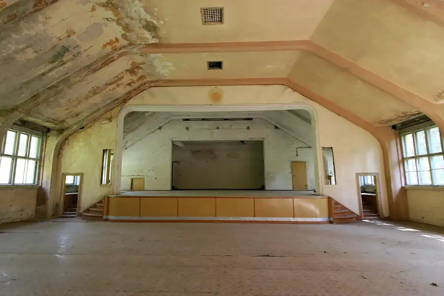 039 | 2008 | Elstal | Olympisches Dorf von 1936 – Das Hindenburghaus | © carsten riede fotografie