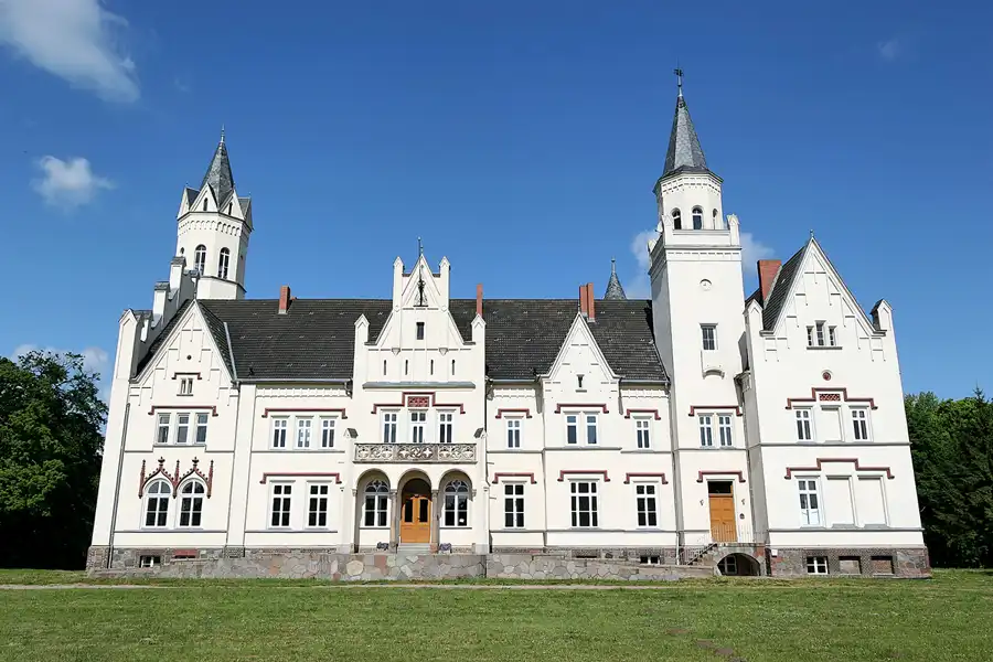 051 | 2008 | Kartlow | Schloss | © carsten riede fotografie