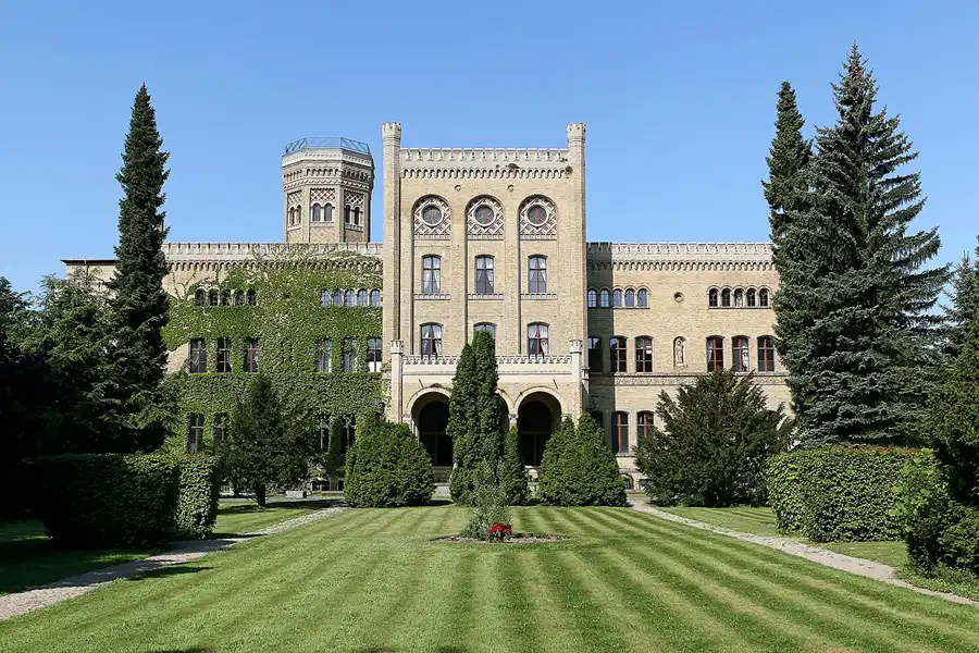 106 | 2008 | Neetzow | Schloss | © carsten riede fotografie