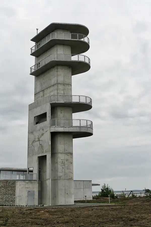 147 | 2008 | Tagebau Nochten | Vattenfall Turm am schweren Berg | © carsten riede fotografie