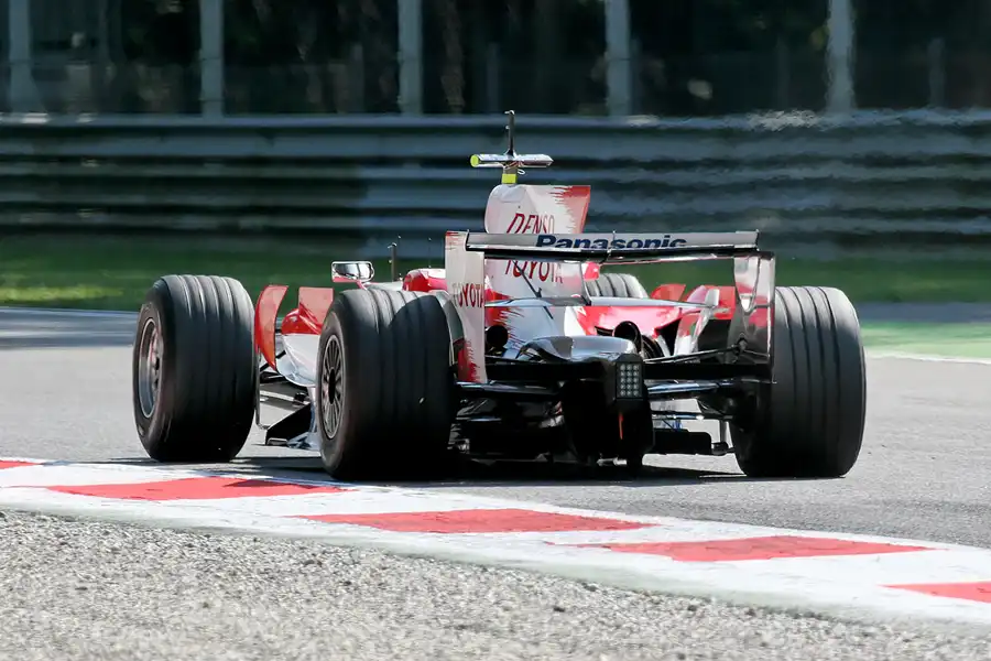 111 | 2008 | Monza | Toyota TF108 | Jarno Trulli | © carsten riede fotografie