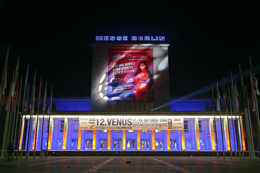 028 | 2008 | Berlin | Festival Of Lights – Messe Berlin | © carsten riede fotografie