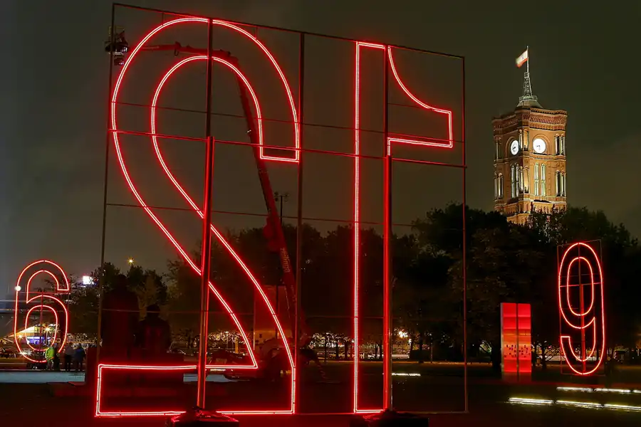 049 | 2008 | Berlin | Festival Of Lights – Marx-Engels-Forum + Berliner Rathaus | © carsten riede fotografie