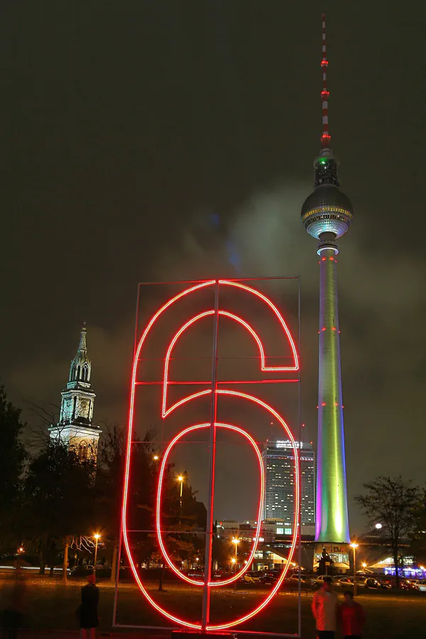 054 | 2008 | Berlin | Festival Of Lights – Marx-Engels-Forum + St. Marien Kirche + Fernsehturm | © carsten riede fotografie