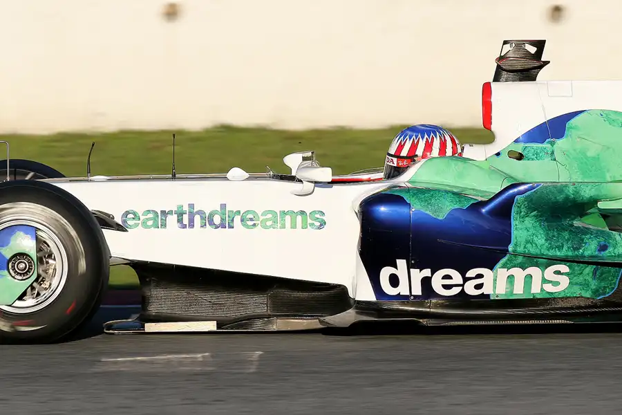 085 | 2008 | Barcelona | Honda RA108 | Alexander Wurz | © carsten riede fotografie