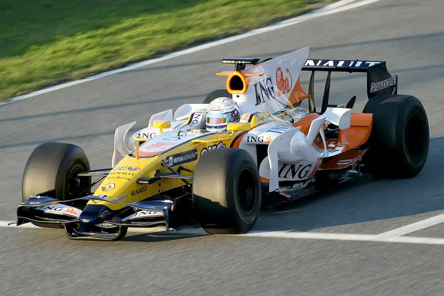 119 | 2008 | Barcelona | Renault R28 | Giedo Van der Garde | © carsten riede fotografie