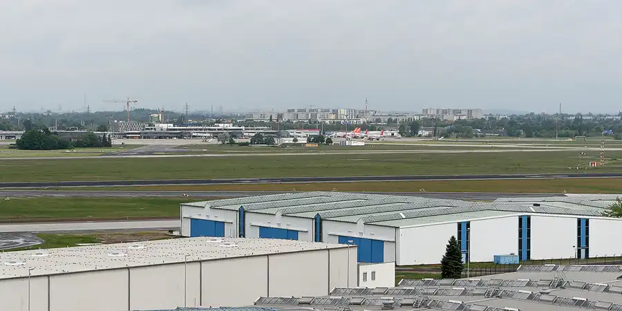 026 | 2009 | Berlin | Flughafen Schönefeld | © carsten riede fotografie