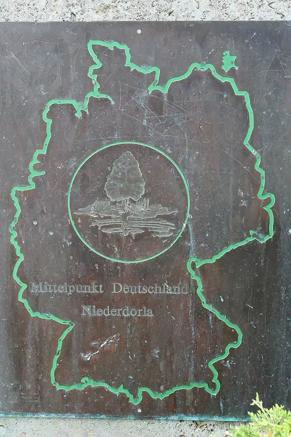 034 | 2009 | Niederdorla | Mittelpunkt Deutschlands | © carsten riede fotografie