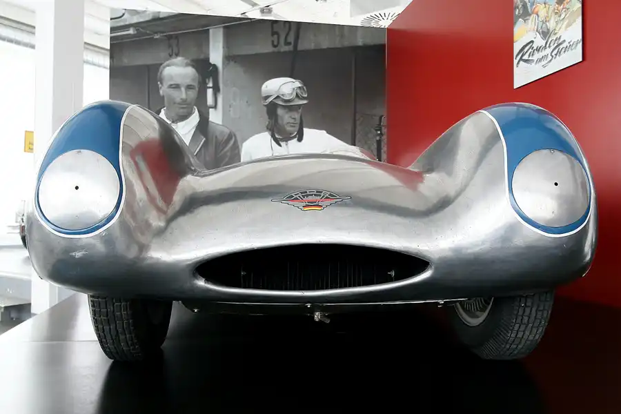 020 | 2009 | Eisenach | Automobile Welt | © carsten riede fotografie