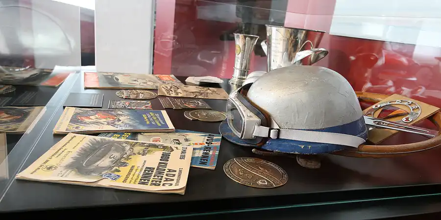 023 | 2009 | Eisenach | Automobile Welt | © carsten riede fotografie