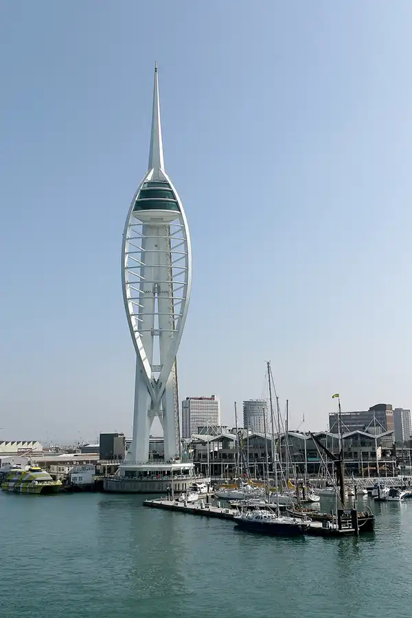 034 | 2009 | Portsmouth | Spinnaker Tower | © carsten riede fotografie