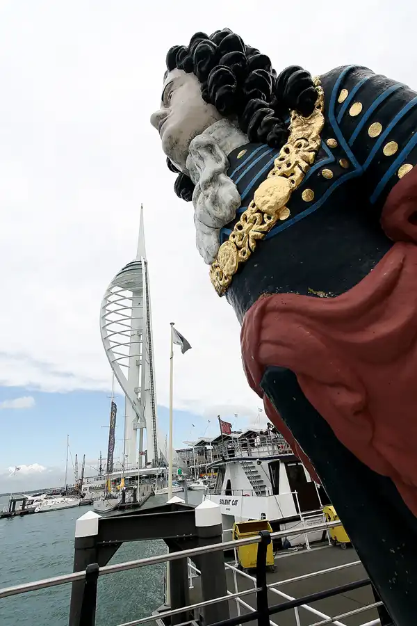 053 | 2009 | Portsmouth | Spinnaker Tower | © carsten riede fotografie