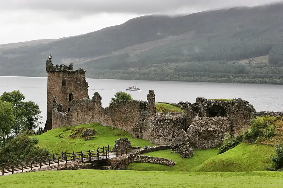 002 | 2009 | Urquhart Castle | © carsten riede fotografie