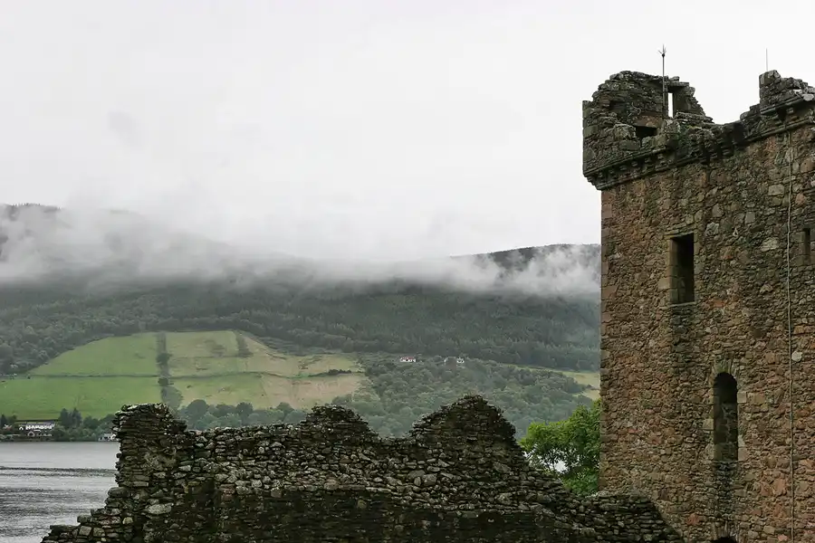 010 | 2009 | Urquhart Castle | © carsten riede fotografie