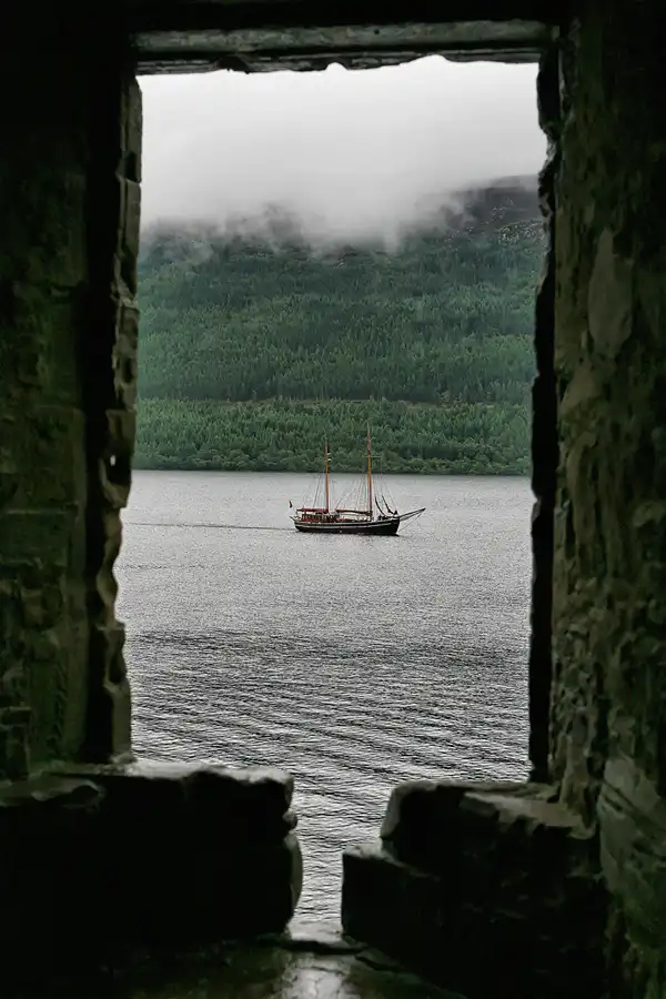 011 | 2009 | Urquhart Castle | © carsten riede fotografie