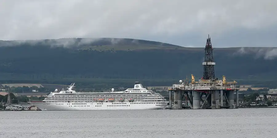 113 | 2009 | Balblair | Oil Rig | © carsten riede fotografie