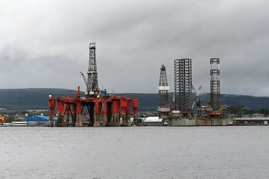 118 | 2009 | Balblair | Oil Rig | © carsten riede fotografie