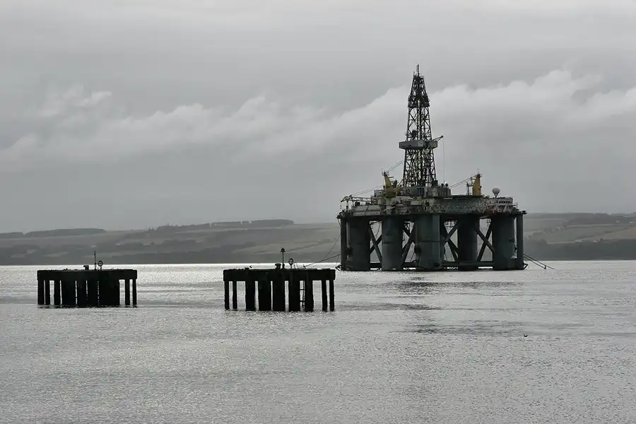 185 | 2009 | Invergordon | Oil Rig | © carsten riede fotografie