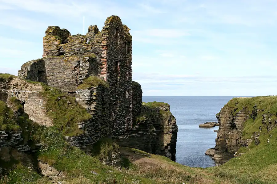 053 | 2009 | Highlands Route A99 | Noss Head – Castle Sinclair Girnigoe | © carsten riede fotografie