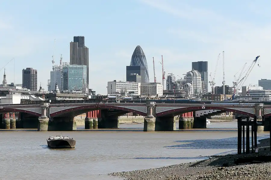 048 | 2009 | London | Blackfriars Bridge | © carsten riede fotografie